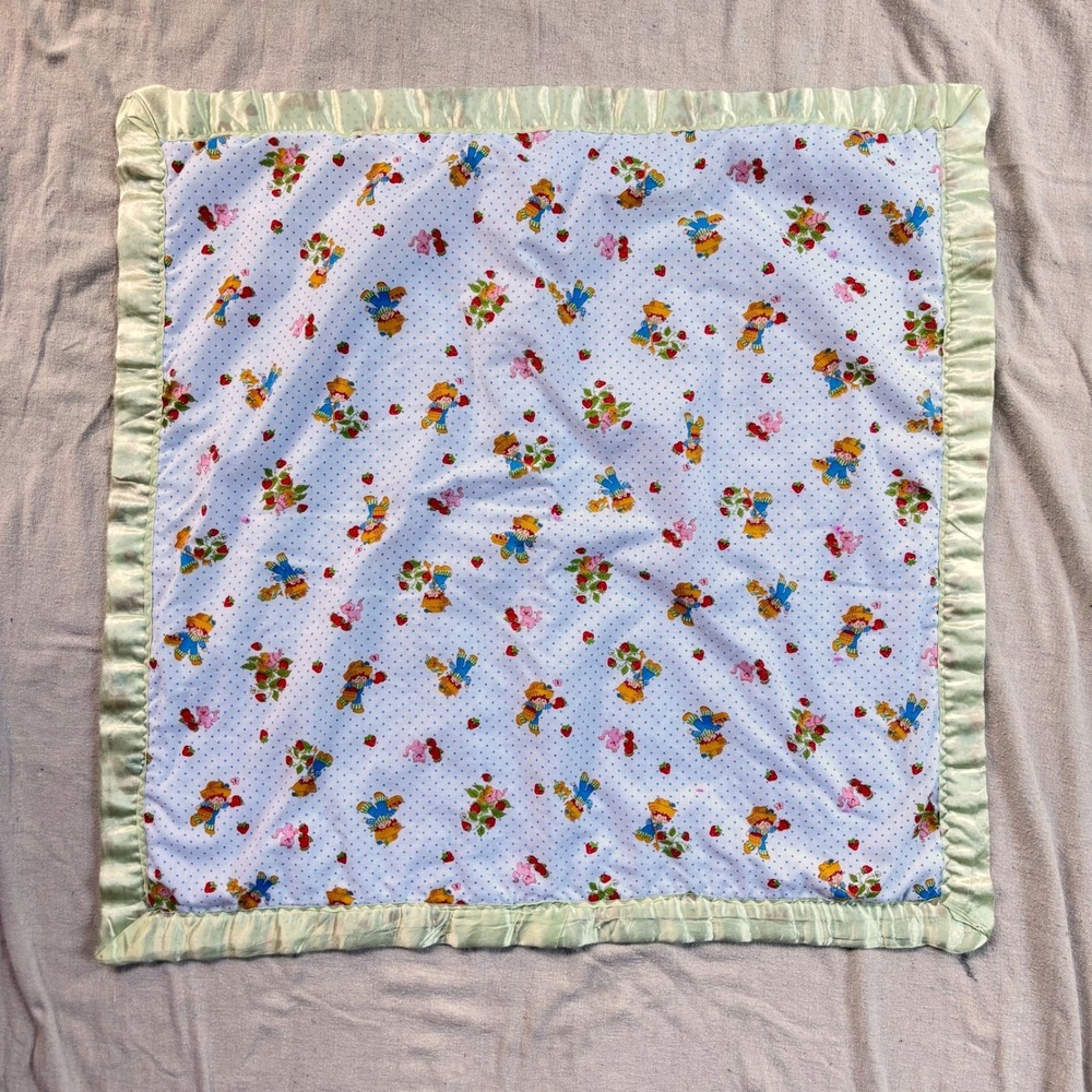 Vintage Strawberry Shortcake‎ Baby Blanket Satin Trim Ruffle Blue White 30x30